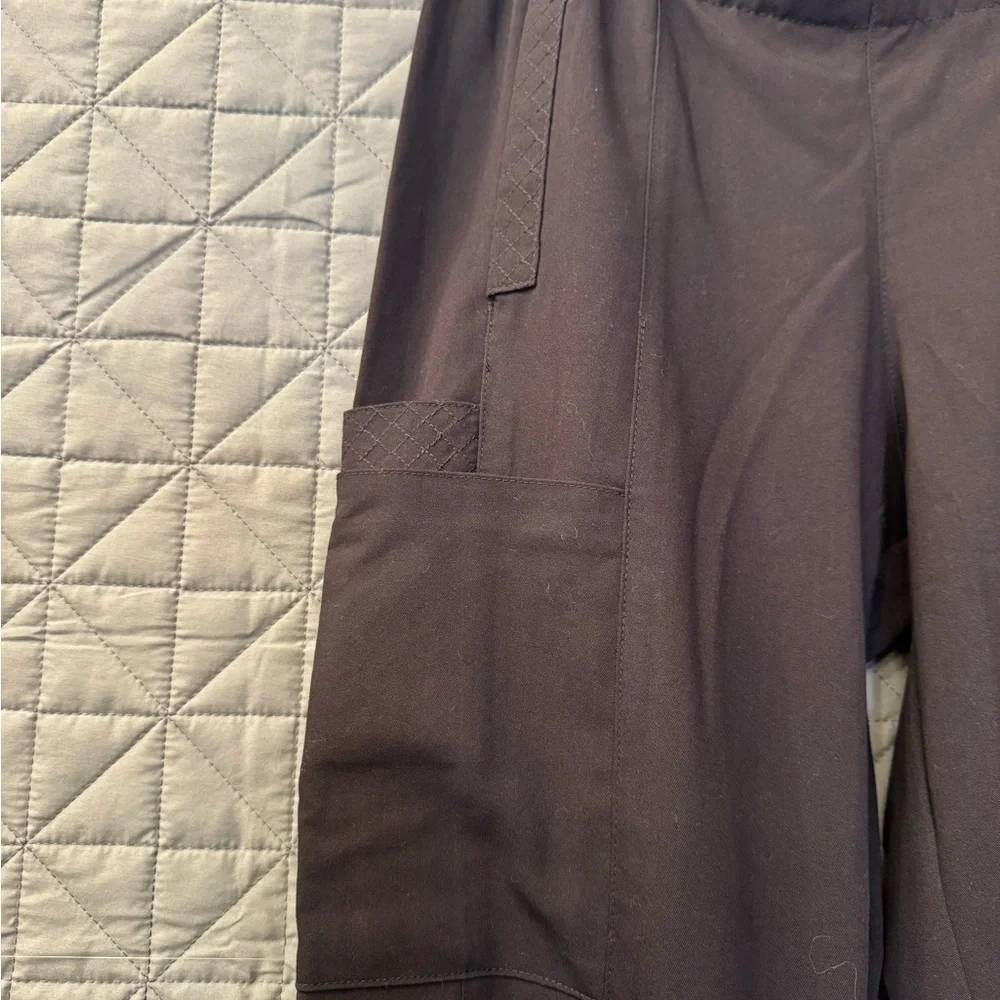 Vera Bradley: Scrub Cargo V5109 Mary Black Pants
